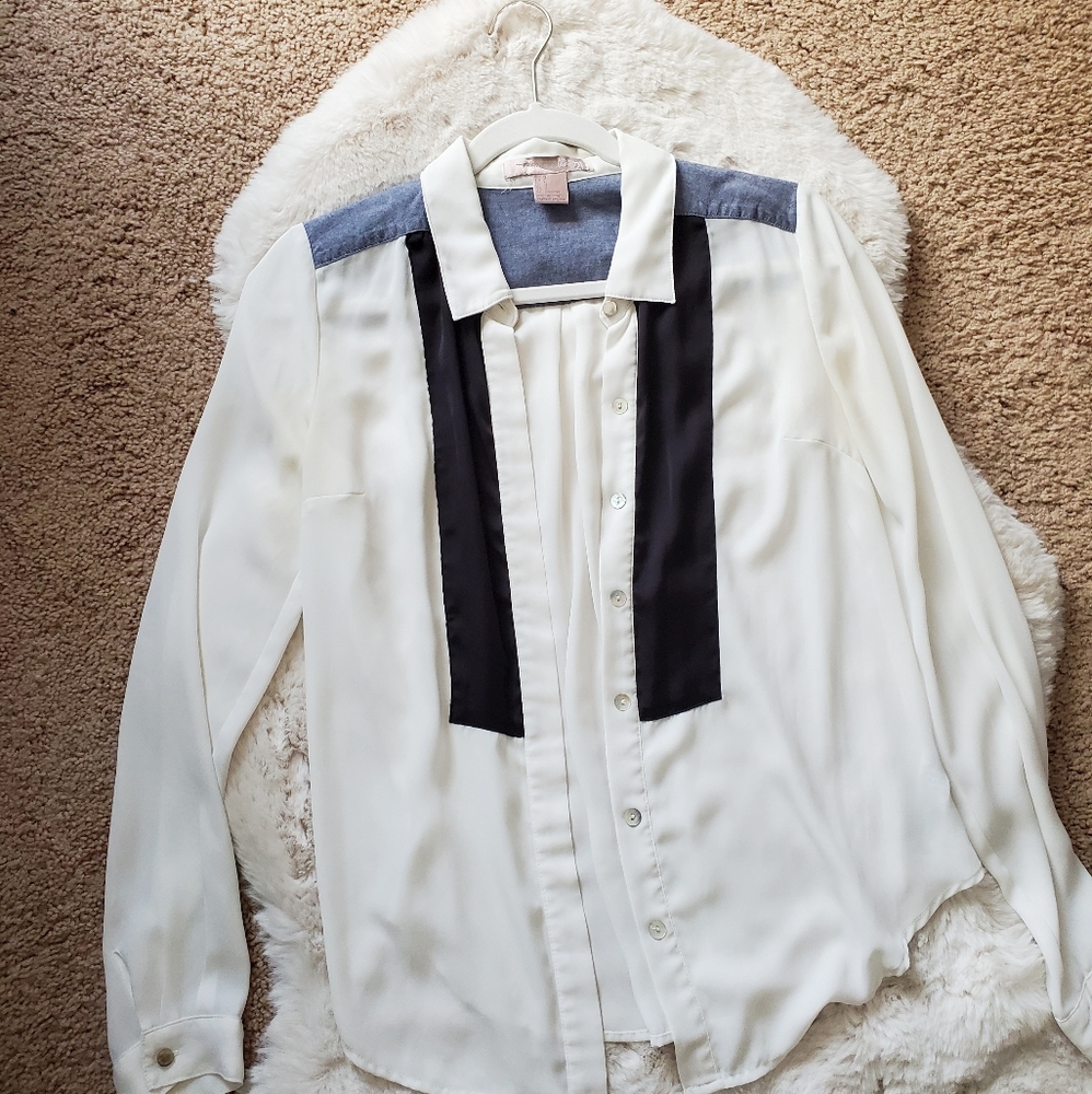FOREVER 21 White Button Down Shirt
